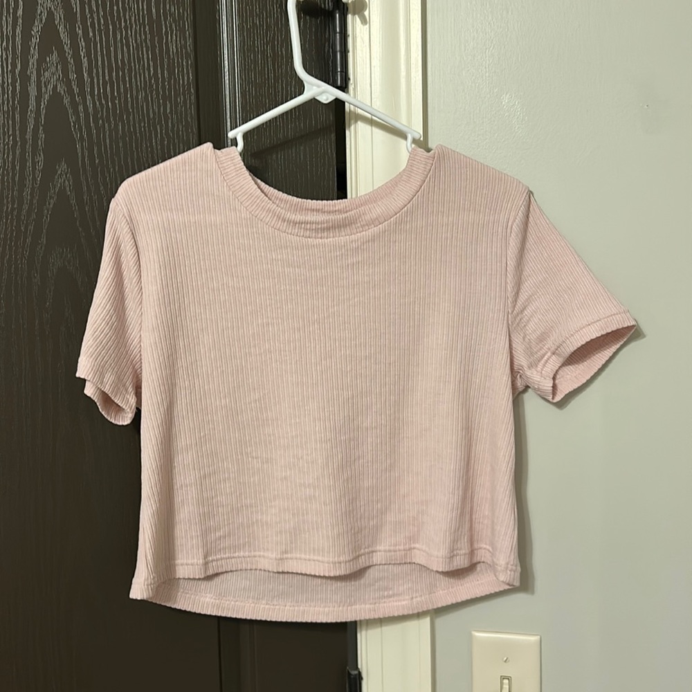 HYFVE light pink crop top. size medium